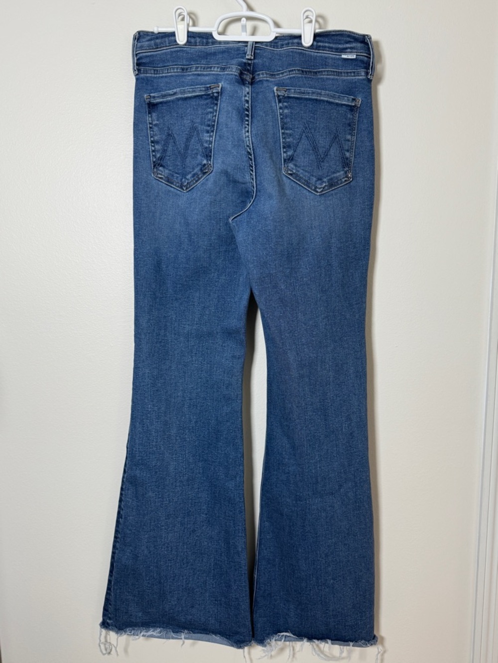MOTHER The Doozy Sneak Fray Jeans 31 Let’s Split High Rise Flare Raw Hem - Picture 2 of 5
